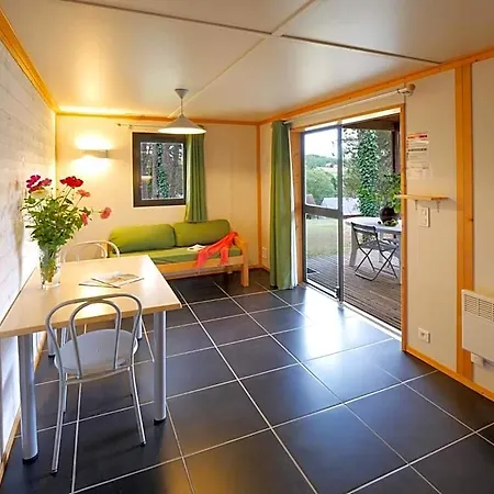 Ulvf Le Domaine De Pelvezy 3* Saint-Genies